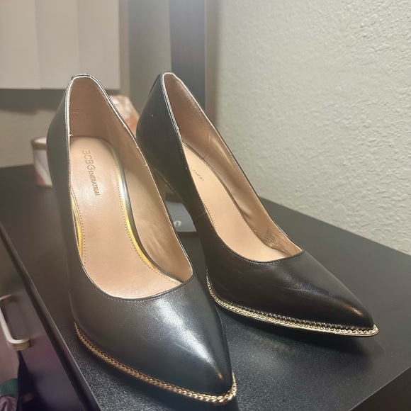 BCBGENERATION | Harleigh Pumps in Black Leather, size 39/9US - Picture 6 of 15